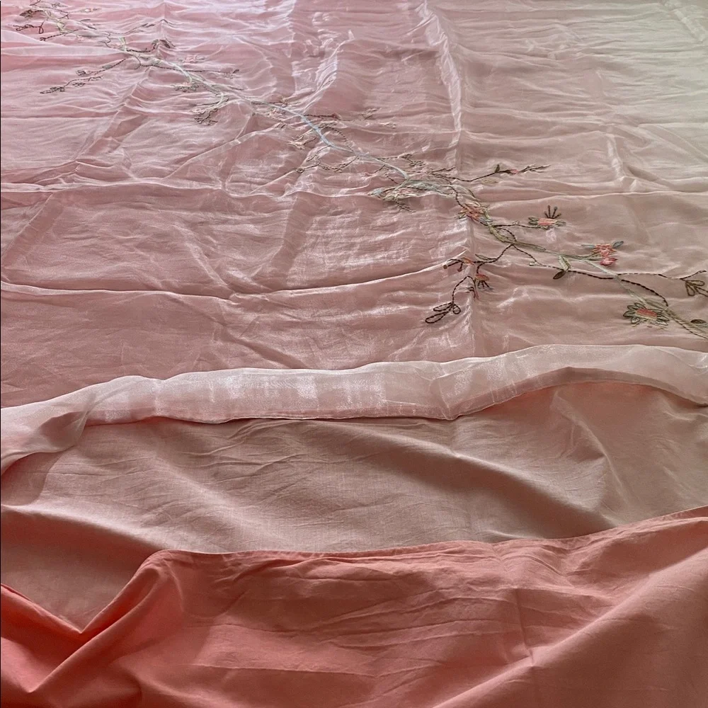 VTG King Embroidered Duvet with Mesh Overlay house beautiful‎